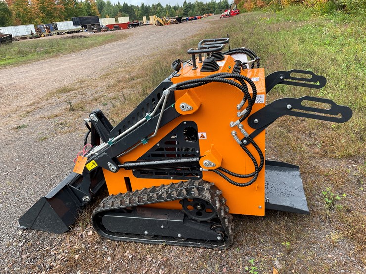 #8161-•-unused-2025-mini-skid-steer-loader-image-8