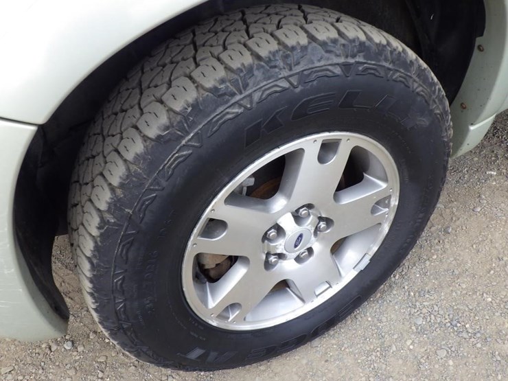 2005-ford-escape-image-13