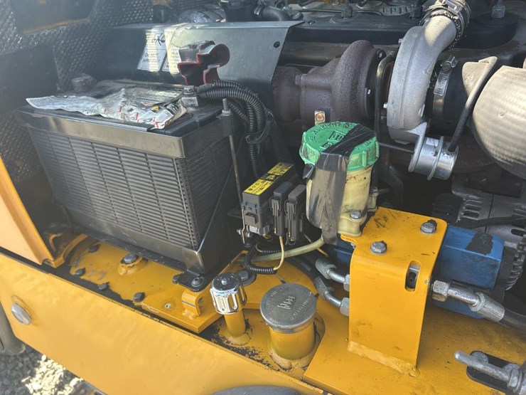 2009-jcb-527-55-image-28