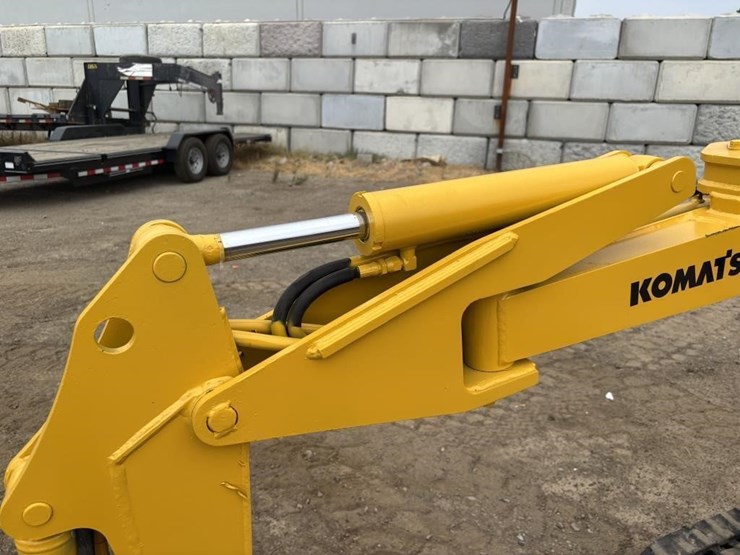 komatsu-pco8uu-1f-hydraulic-excavator-image-15
