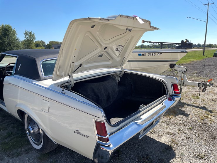 #1022-•-1969-lincoln-continental-mark-iii-image-52