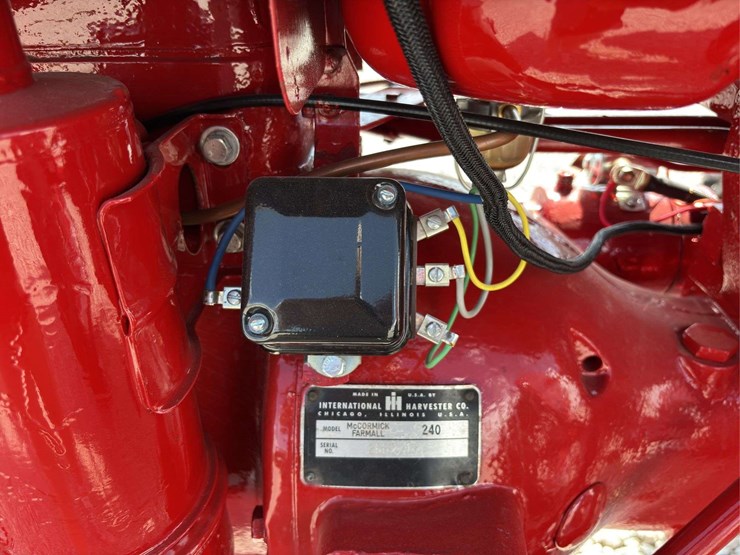 farmall-240-image-48