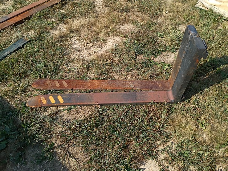 #107-•-set-of-42"-pallet-forks-[damaged]-image-2
