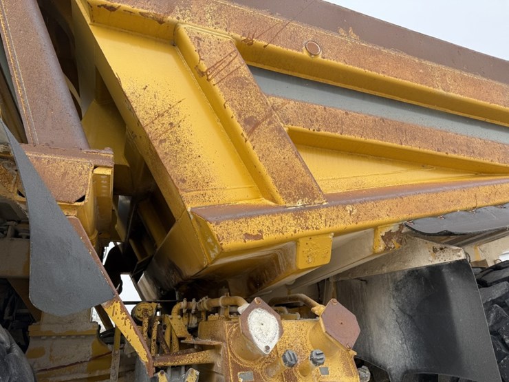 komatsu-hd465-5-image-13