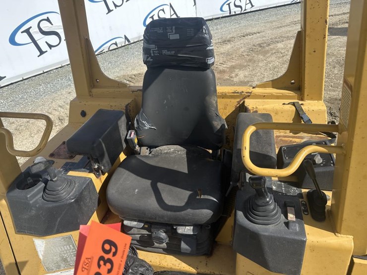 caterpillar-d4g-image-25