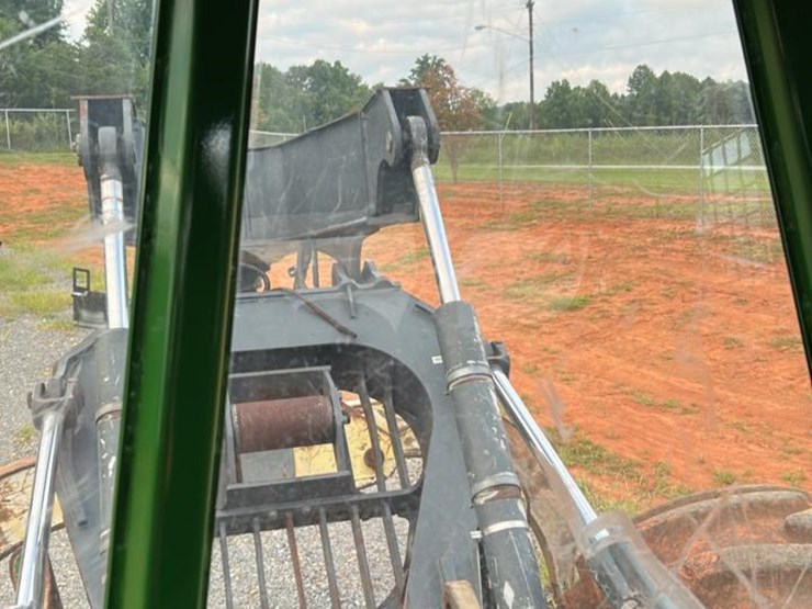 2018-deere-648l-image-40