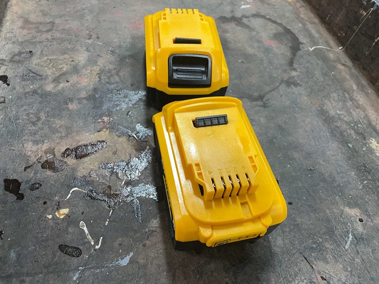 #5556-•-(2)-20-volt-dewalt-compatible-batteries-(pr10)-image-7