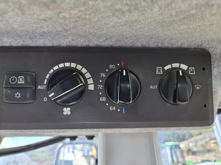 volvo-l120f-image-61
