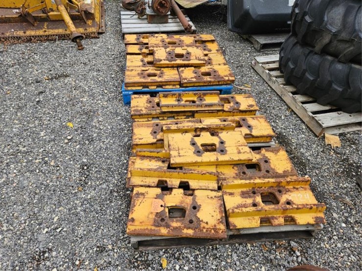 #2094-•-steel-cat-track-pads-image-2
