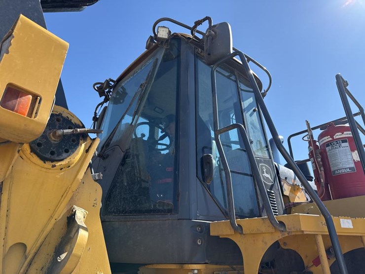2018-deere-844k-image-54