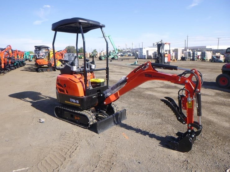 2025-tpm-16-hydraulic-excavator-image-2