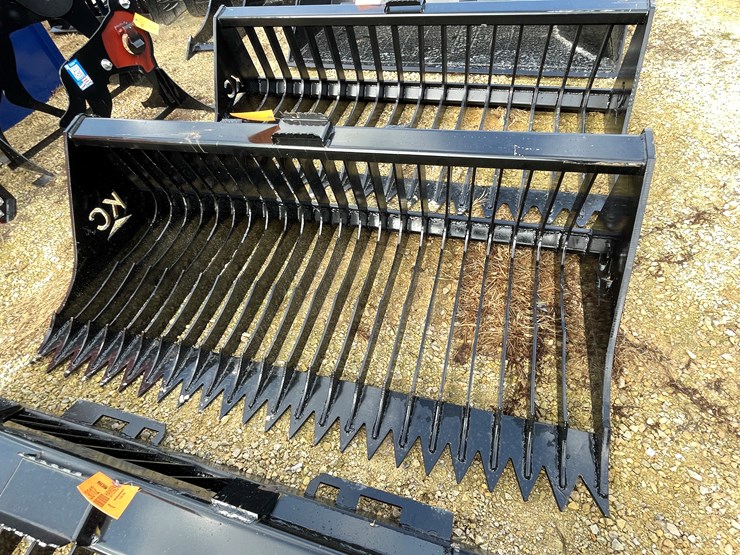#3010-•-skid-steer-71"-rock-bucket-image-6