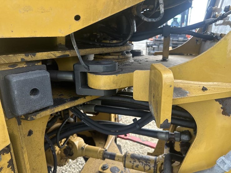 caterpillar-930h-image-14