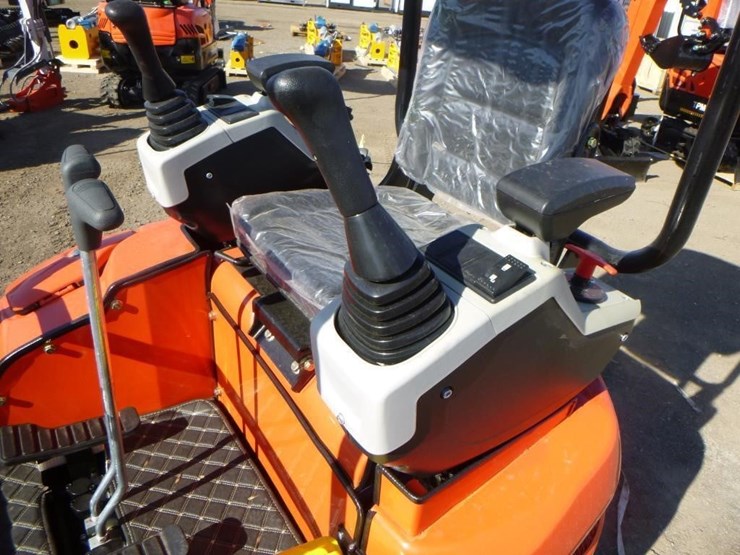 2025-tpm-16-hydraulic-excavator-image-21
