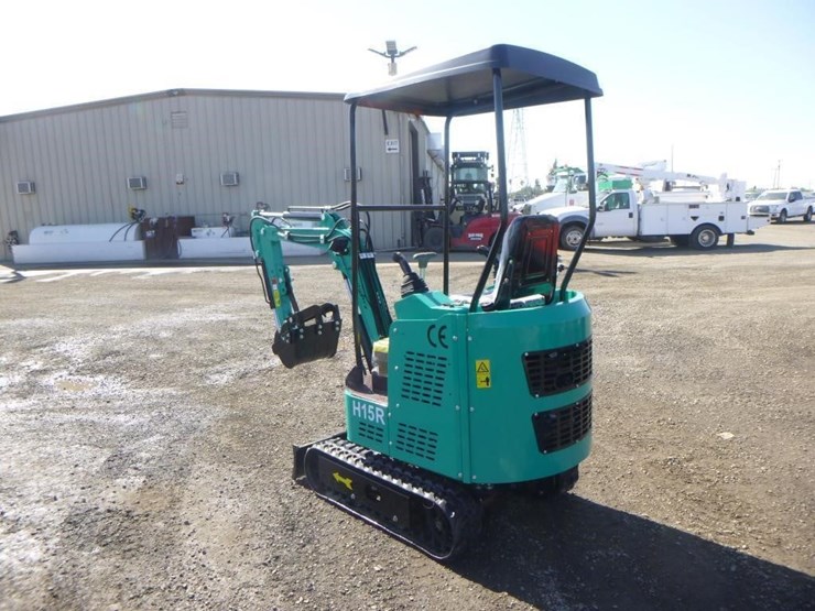 2025-agt-h15r-hydraulic-excavator-image-4