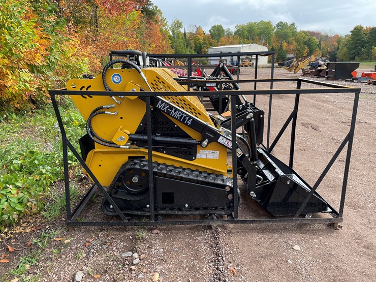 #8175-•-agt-compact-track-loader-image-4