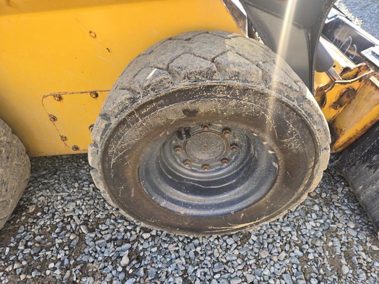 deere-324g-image-48