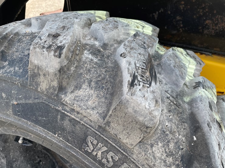 2019-new-holland-l216-image-25