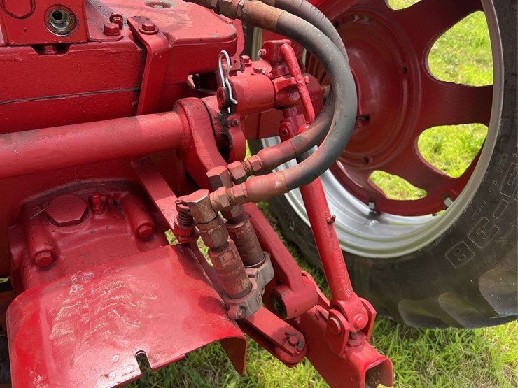 farmall-560-image-46