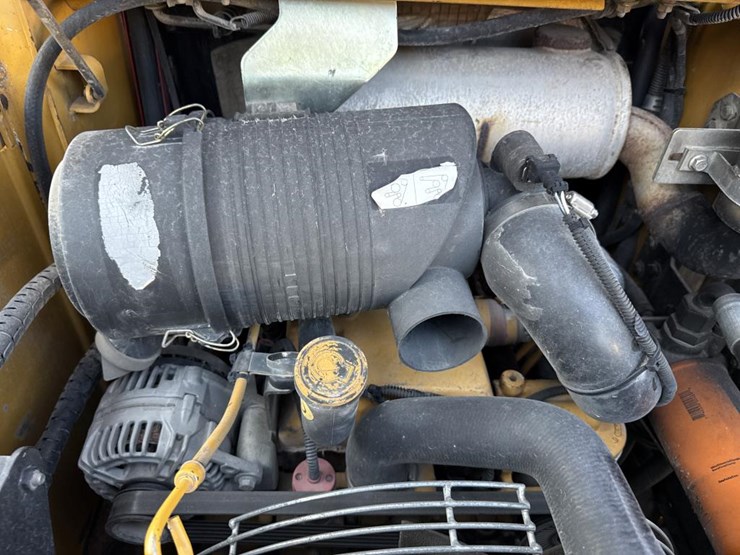 2008-deere-320-image-23