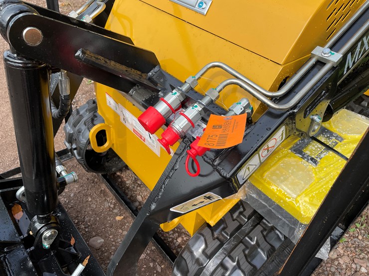 #8175-•-agt-compact-track-loader-image-11