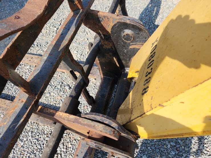 2008-caterpillar-943-image-13