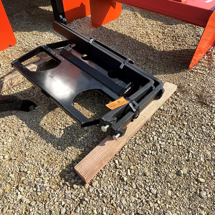 #3039 • Mini Universal Attach Pallet Forks and Mast