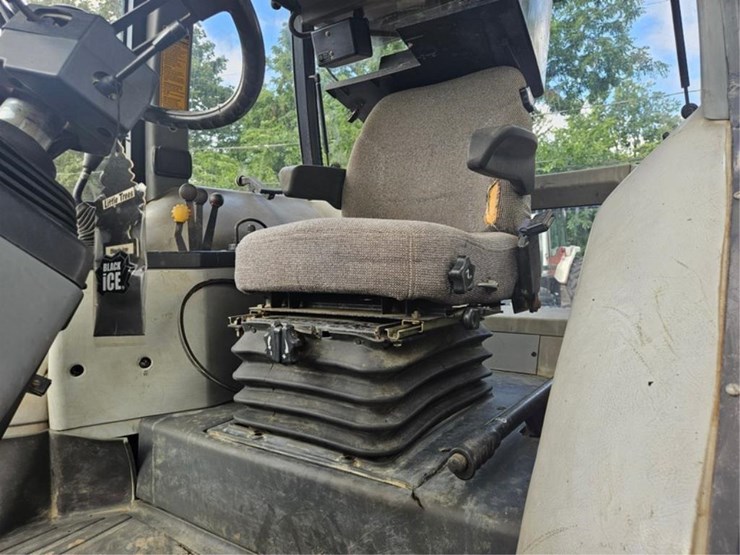 #2005-•-case-international-5140-tractor-image-34