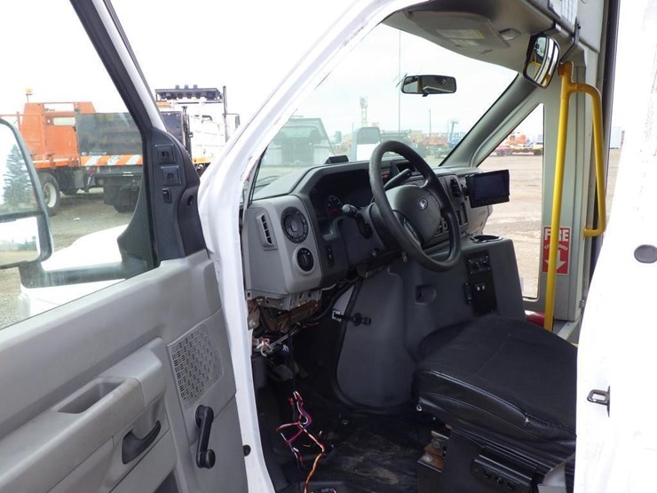 2017-ford-e450-image-5