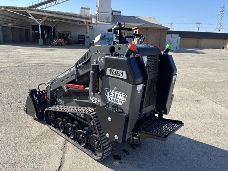 2025-kubota-d1703-image-4