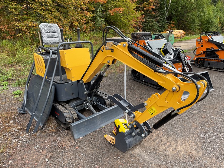 #8159-•-unused-hydraulic-mini-excavator-image-2