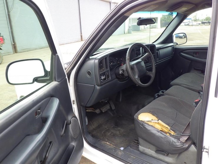 2002-chevrolet-1500-image-5
