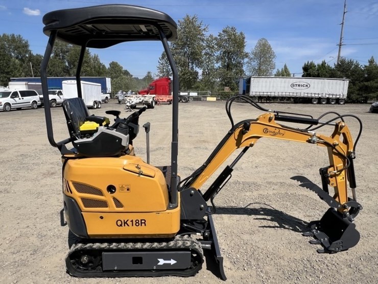 2025-cfg-qk18r-mini-hydraulic-excavator-image-3
