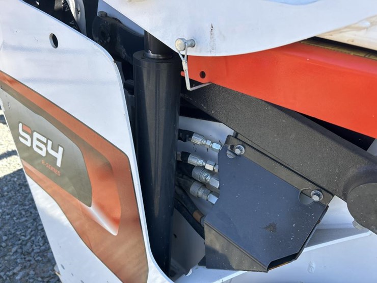 2021-bobcat-s64-image-24