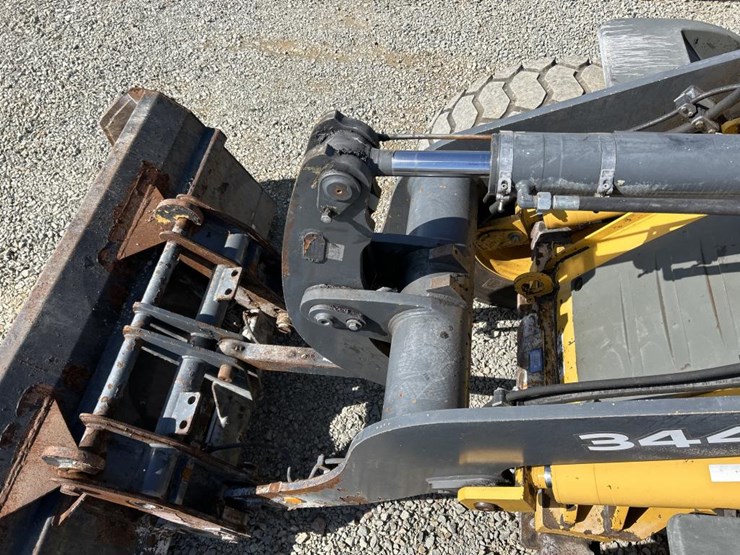 2016-deere-344k-image-24