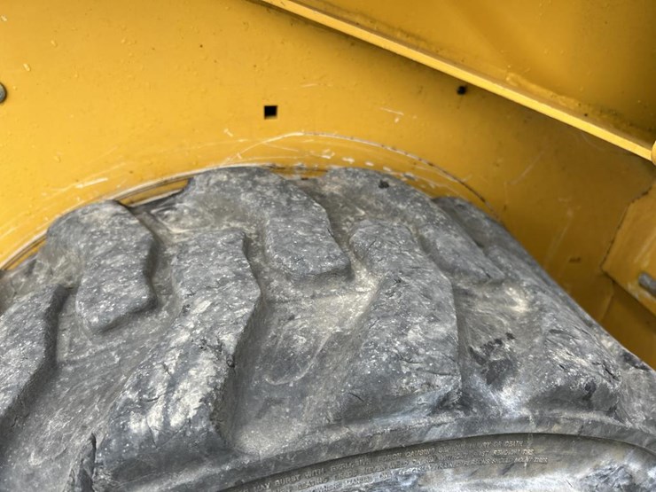 deere-318g-image-54
