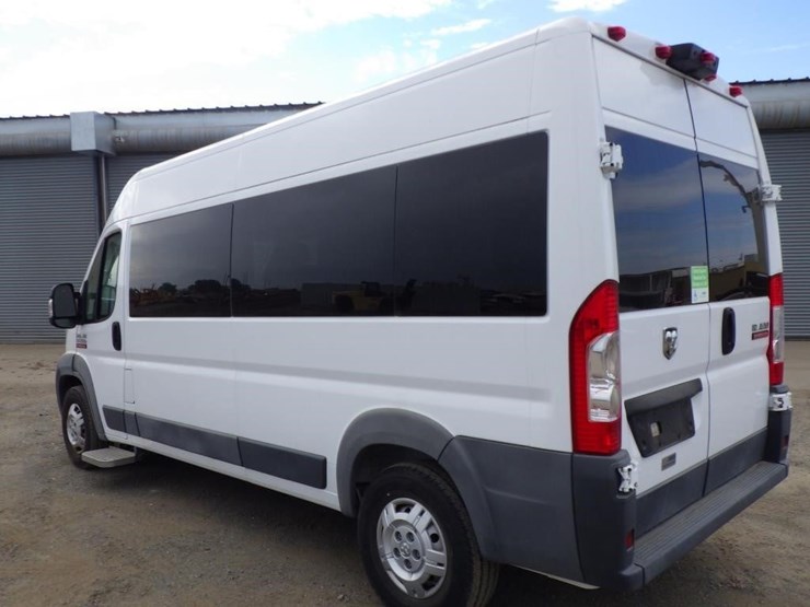 2018-ram-promaster-2500-image-4