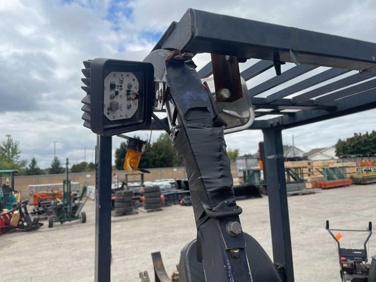 #1982-•-komatsu-forklift-(o4)-image-33