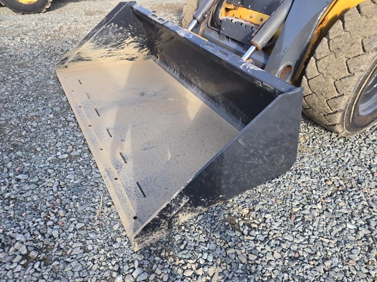 deere-324g-image-9