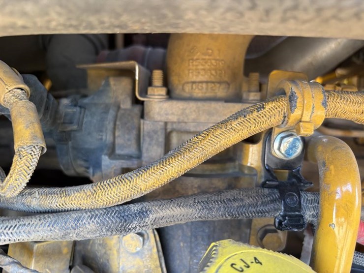 2017-deere-750k-image-67