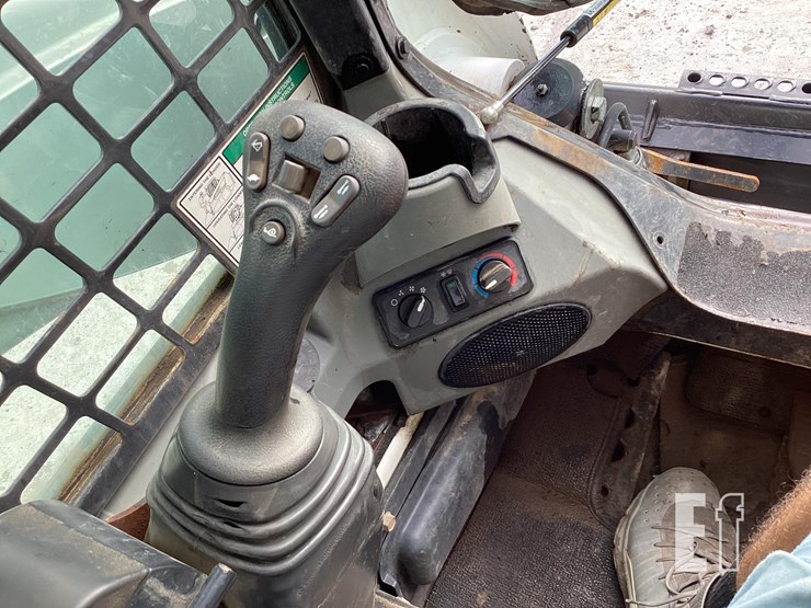 2013-bobcat-t650-image-17