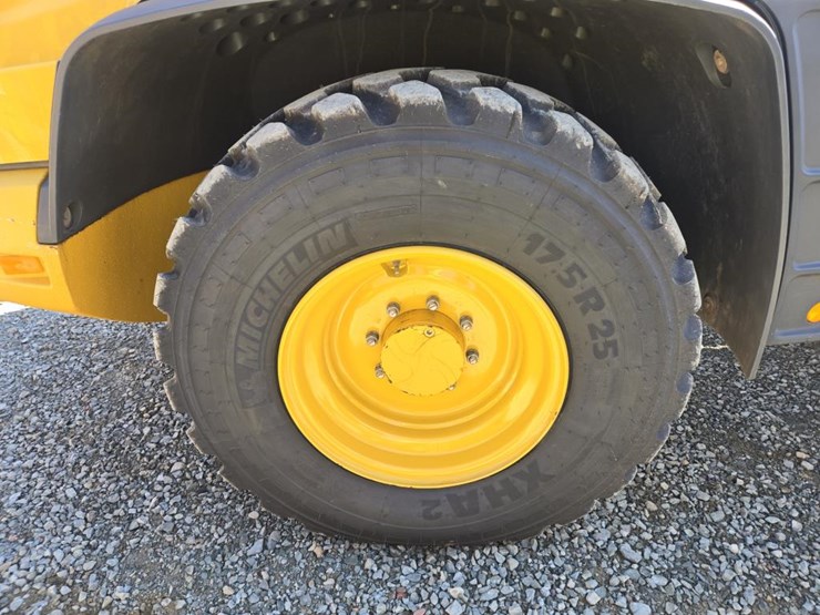 2019-deere-344l-image-61