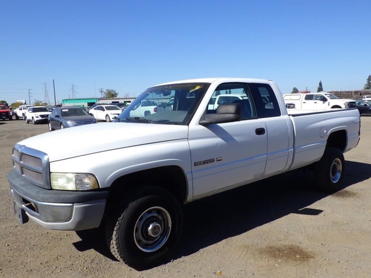 2001-dodge-ram-2500-image-1