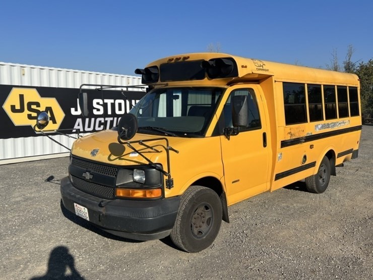 2007-chevrolet-express-school-bus-image-1