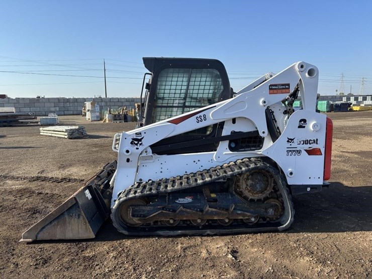 2021-bobcat-t770-image-5