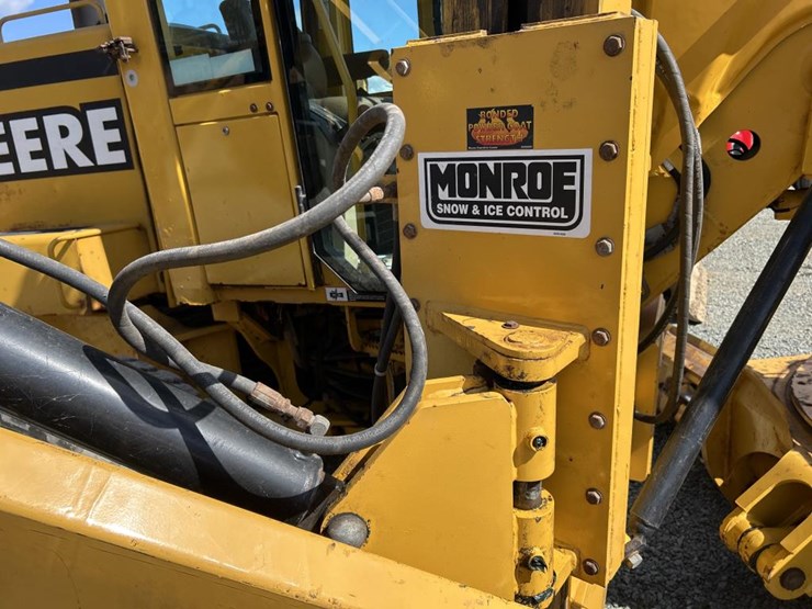 2001-deere-772ch-image-63