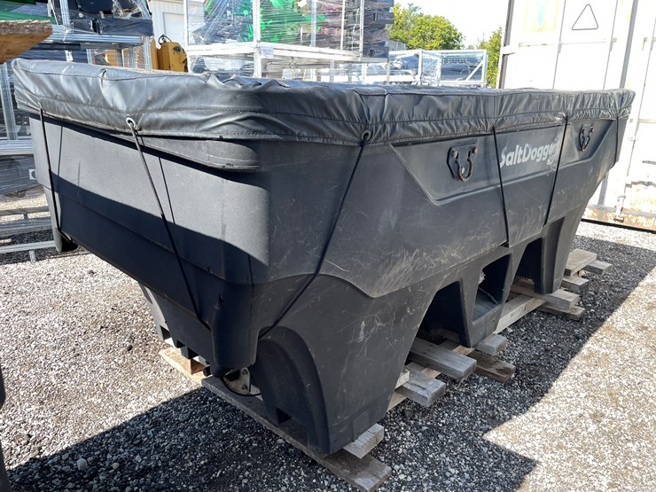 #6493-•-salt-dogg-pro-2500-truck-bed-salter-image-6