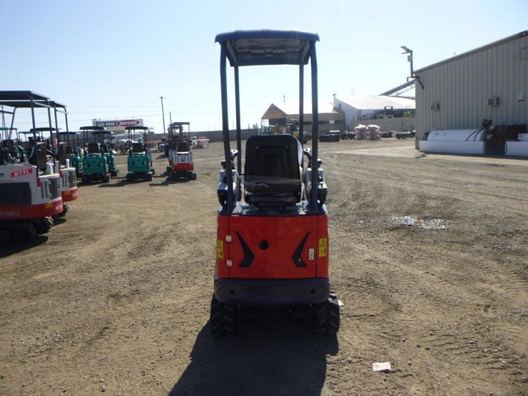 2025-agt-mx15rx-hydraulic-excavator-image-8