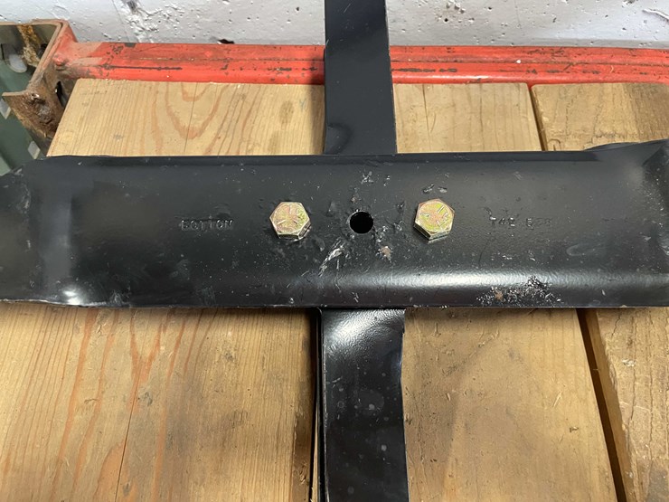 #5512-•-(2)-mtd-42"-cut-blades-(cw)-image-18