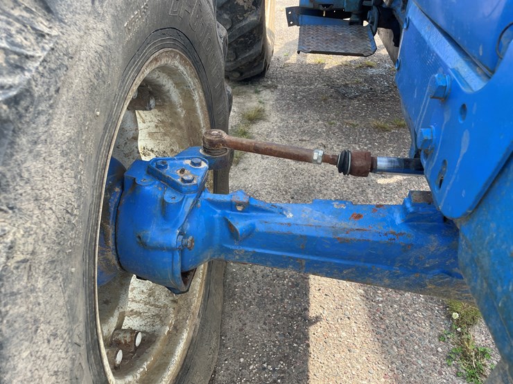 ford-7710-image-19